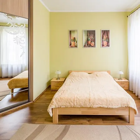 Apartment Rynok Square 5 зі світлом! *