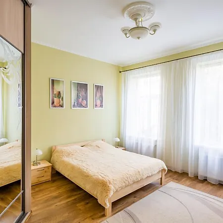 Rynok Square 5 зі світлом! Apartment Lviv